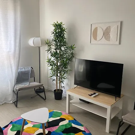 Aux Portes De Paris - Parc Legion D'honneur Apartment *